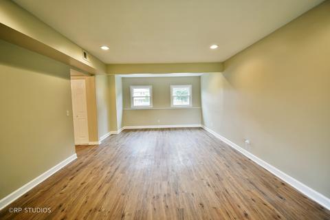 1475 Caldwell Ln, Hoffman Estates, IL 60169 photo 3