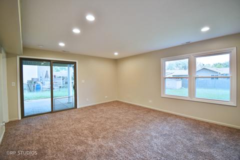 1475 Caldwell Ln, Hoffman Estates, IL 60169 photo 15