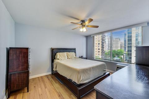 71 E Division St #803, Chicago, IL 60610 photo 23