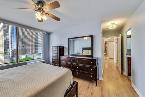 71 E Division St #803, Chicago, IL 60610 photo 24