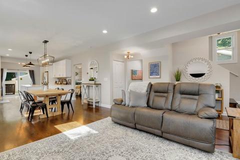 1409 E Walnut Ave, Des Plaines, IL 60016 photo 11