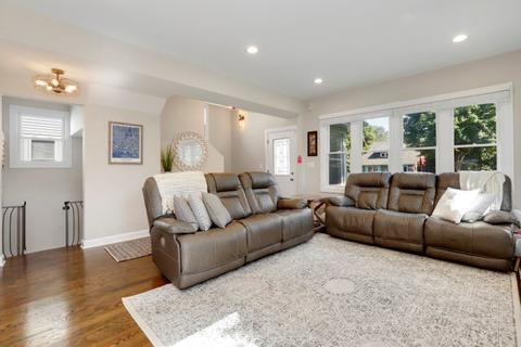 1409 E Walnut Ave, Des Plaines, IL 60016 photo 10