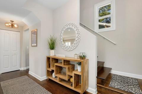 1409 E Walnut Ave, Des Plaines, IL 60016 photo 5