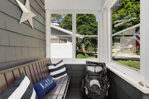 1409 E Walnut Ave, Des Plaines, IL 60016 photo 4