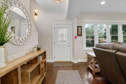 1409 E Walnut Ave, Des Plaines, IL 60016 photo 6