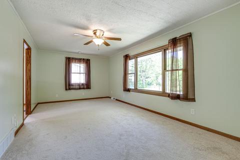5805 Bunny Ave, Mchenry, IL 60051 photo 4