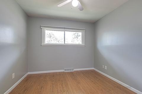 5805 Bunny Ave, Mchenry, IL 60051 photo 12