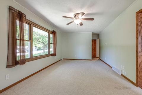 5805 Bunny Ave, Mchenry, IL 60051 photo 2