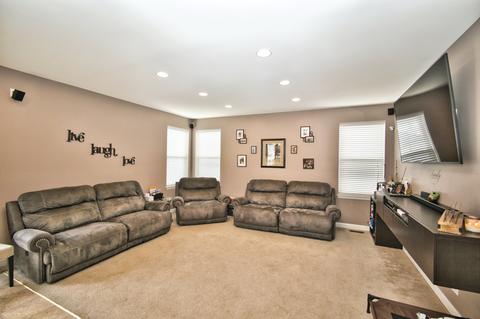 3079 Chalkstone Ave, Elgin, IL 60124 photo 17