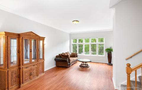 318 E 18th St, Chicago, IL 60616 photo 4