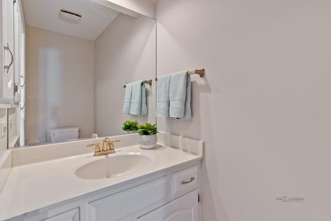 3880 Bernay Ln, Hoffman Estates, IL 60192 photo 23