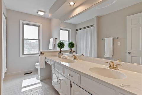 3880 Bernay Ln, Hoffman Estates, IL 60192 photo 32