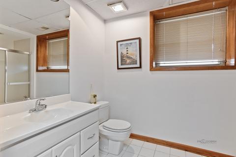 3880 Bernay Ln, Hoffman Estates, IL 60192 photo 37