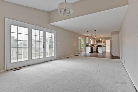 3880 Bernay Ln, Hoffman Estates, IL 60192 photo 15