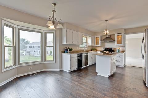 3880 Bernay Ln, Hoffman Estates, IL 60192 photo 21