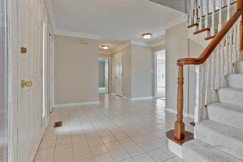 3880 Bernay Ln, Hoffman Estates, IL 60192 photo 5