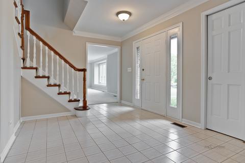 3880 Bernay Ln, Hoffman Estates, IL 60192 photo 4