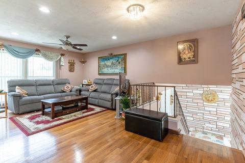 1350 Devonshire Ln, Hoffman Estates, IL 60169 photo 7