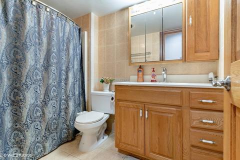1350 Devonshire Ln, Hoffman Estates, IL 60169 photo 13