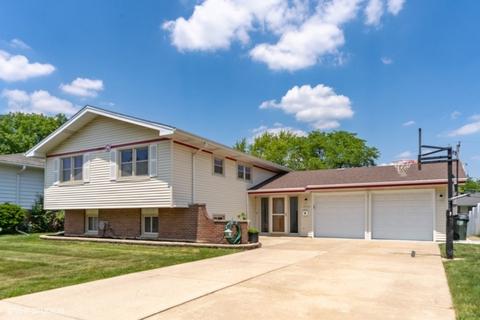 1350 Devonshire Ln, Hoffman Estates, IL 60169 photo 1