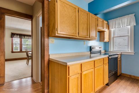 322 E 9th St, Lockport, IL 60441 photo 10
