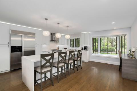 745 Becker Rd, Glenview, IL 60025 photo 4