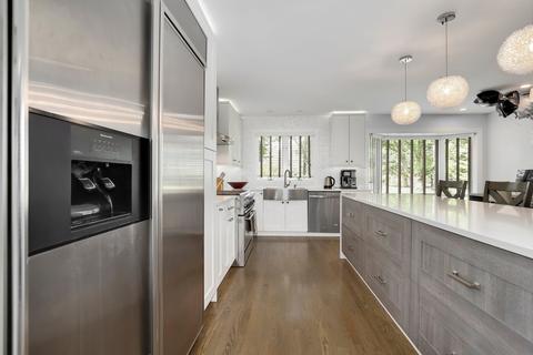 745 Becker Rd, Glenview, IL 60025 photo 11
