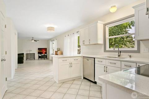 3104 W Bretons Dr, Mchenry, IL 60050 photo 13
