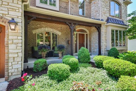 816 S Wright St, Naperville, IL 60540 photo 2