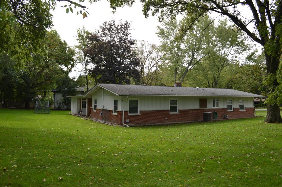 910 Rosewood Ct, Carpentersville, IL 60110 photo 22