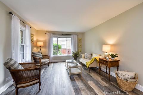 1827 E Illinois St, Wheaton, IL 60187 photo 5