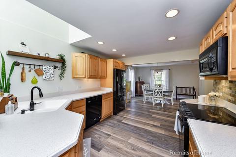1827 E Illinois St, Wheaton, IL 60187 photo 9