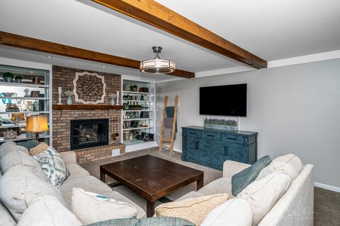 401 Greens View Dr, Algonquin, IL 60102 photo 9