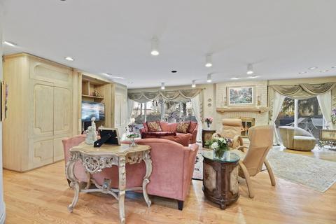 3913 Michael Ln, Glenview, IL 60025 photo 9