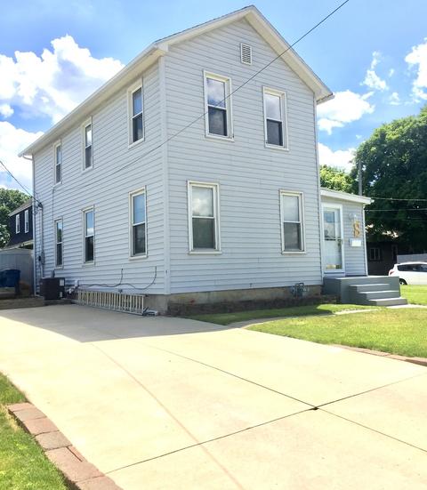 1828 11th St, Peru, IL 61354 photo 2