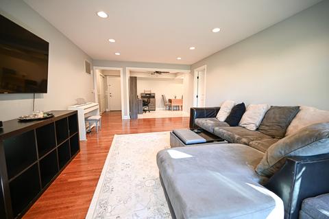 5200 Carriageway Dr #203, Rolling Meadows, IL 60008 photo 4