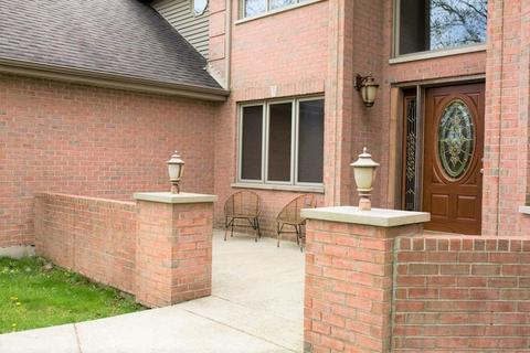 308 Royal Oak Dr, Steger, IL 60475 photo 2