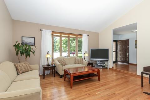 415 Church Ct, Bartlett, IL 60103 photo 2