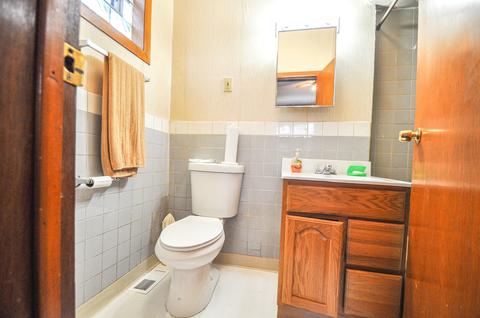 611 E 50th Pl, Chicago, IL 60615 photo 4