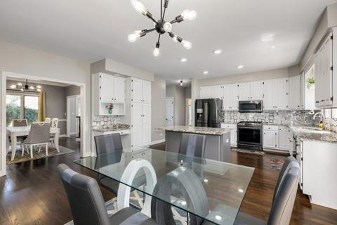 1600 Far Hills Dr, Bartlett, IL 60103 photo 6