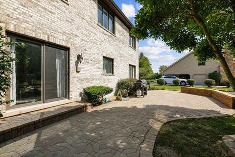 1600 Far Hills Dr, Bartlett, IL 60103 photo 40