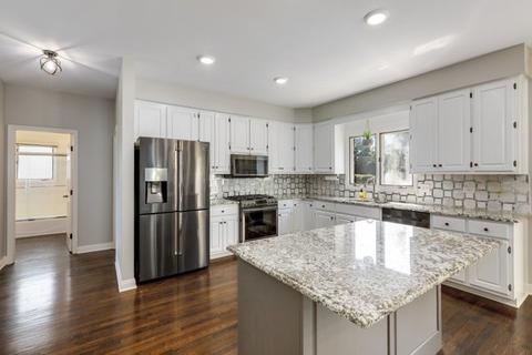 1600 Far Hills Dr, Bartlett, IL 60103 photo 9