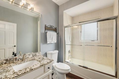 1600 Far Hills Dr, Bartlett, IL 60103 photo 16