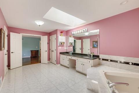 1600 Far Hills Dr, Bartlett, IL 60103 photo 28