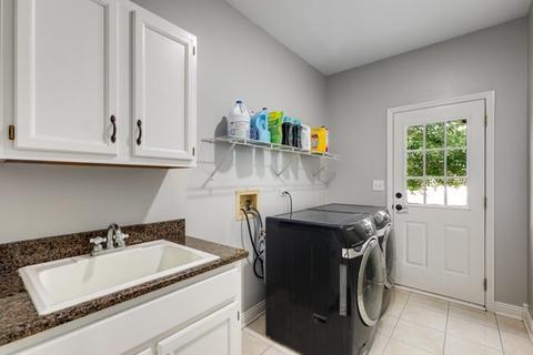 1600 Far Hills Dr, Bartlett, IL 60103 photo 17