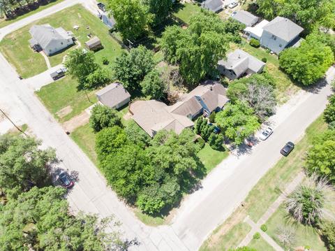 411 Elm St, Le Roy, IL 61752 photo 7