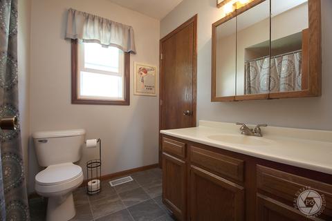 406 S Jackson St, Gardner, IL 60424 photo 11