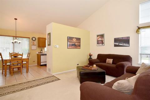 487 Harvard Ln, Bartlett, IL 60103 photo 5