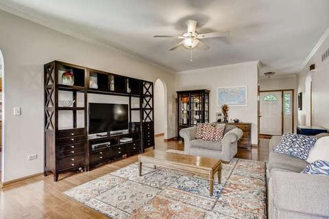 730 Butternut Ln, Elgin, IL 60123 photo 4