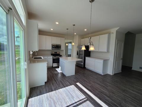 6719 Galway Dr, Mchenry, IL 60050 photo 3